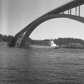 Fartyget Humling vid Sandöbron