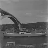 Fartyget Berkel vid Sandöbron

