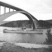 Fartyget Kattegatt vid Sandöbron
