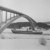 Fartyget Maria Schulte vid Sandöbron

