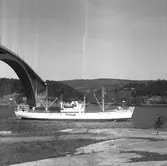 Fartyget Munin vid Sandöbron

