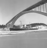 Fartyget Oden vid Sandöbron

