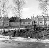 Den långa raden i Gustavsvik, en av landets första radhusrader.  I folkmun benämndes denna byggnad 