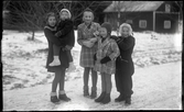 Vinterklädda barn