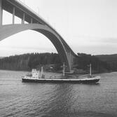 Fartyget Carlton vid Sandöbron