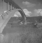 Fartyget Edö vid Sandöbron

