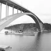 Fartyget Grim vid Sandöbron

