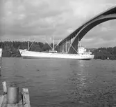 Fartyget Johannes vid Sandöbron

