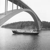 Fartyget Ruthensand vid Sandöbron