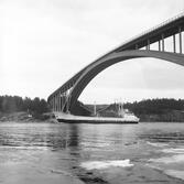 Fartyget Wallona vid Sandöbron