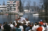 Skumsläckning av båtbrand, 1985