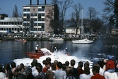 Skumsläckning av båtbrand, 1985