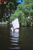 Segelbåt gjord av tetraförpackningar, 1988