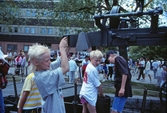 Barn ombord prova instument på flottans båt, 1992