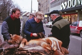 Skinnförsäljare på hindersmässan, 1989