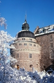 Sydvästra tornet på Örebro slott vintertid, 1982