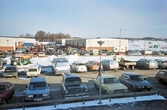 Parkeringsproblem på MM- och veteranbilsmässa i Vivalla företagsby på Boglundsängen, 1982