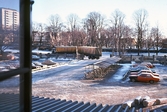 Utsikt från fönster på Oscariahuset, Fabriksgatan, 1980-tal