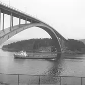 Fartyget Tärnfors vid Sandöbron

