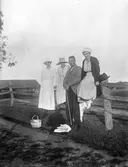 Grupp vid Hagebergs gård, 1918