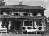 Kvinnor på veranda , 1930