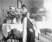 Kvinna med blommor, 1930-tal