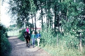 Barn med häst i Gustavsvik, 1960-tal
