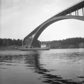 Fartyget Idalith vid Sandöbron