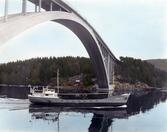 Fartyget Solklint vid Sandöbron