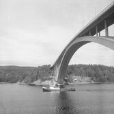 Fartyget Frej vid Sandöbron

