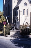 Staty av bröderna Olaus och Laurentius Petri, 1980-tal