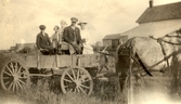 Familjen Redin med häst och vagn i USA, 1910-tal