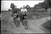 Två män på cykeltur
