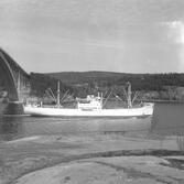 Fartyget Frans Gorthon vid Sandöbron

