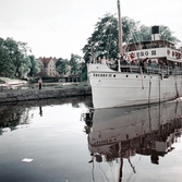 Passagerarbåten Örebro III vid Slussen, 1950-tal
