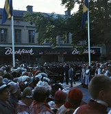 Kung Gustav VI Adolf och Landshövding Valter Åhman anländer, 1963