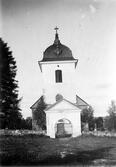 Selånger kyrka. Kyrkan uppfördes 1780-81 av byggmästarna Daniel Lundquist och J Chr Loell från Gävle.I klassicistisk/gustaviansk stil.