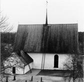 Grundsunda kyrka från norr.