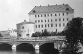 Örebro slott och storbron mot väster, 1885-1896.