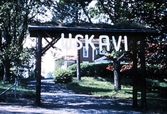 Skylt vid Uskavi frilufts- och konferensanläggning, före 1967
