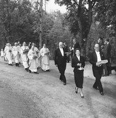 Kyrklig ceremoni vid Ödeby kyrka, 1950-tal