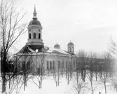 Härnösands domkyrka omkring 1815. Arkitekt Johan Adolf Hawerman. Nyklassistisk stil. Vitputsad stenkyrka med ett mittorn ,två mindre torn och västfasad med pelarrad.En del inventarier från den äldre kyrkan bland annat altartavlan från 1700-talet.Treskeppigt kyrkorum. Orgel från 1731 av Johan Caliman med barockfasad av Magnus Granlund från Hudiksvall
