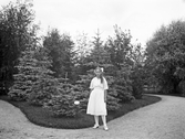 Flicka i park, 1920-tal