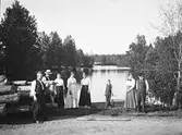 Människor vid damm i Lannafors, 1920-tal