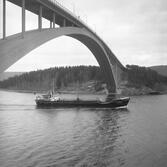 Fartyget Diana vid Sandöbron