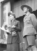 Prinsessan Sibylla läser scouttidning, 1942-09-05