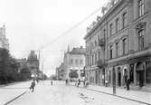 Drottninggatan mot norr från Nikolaigatan, efter 1903