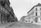 Drottninggatan mot norr från Våghustorget, 1903