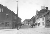 Drottninggatan mot söder från Rudbecksgatan, 1903