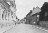 Kyrkogårdsgatan mot nordost från Tomtgränd, 1903